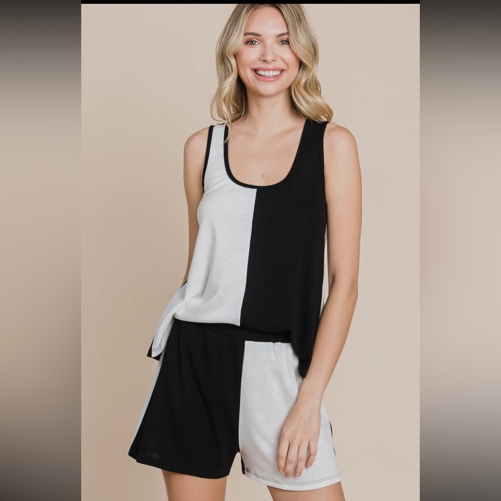 Women’s Color Block White and Black Loungewear Set NWOT